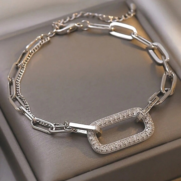 Jewelry - ‼️NEW IN‼️Elegant Chain Bracelet